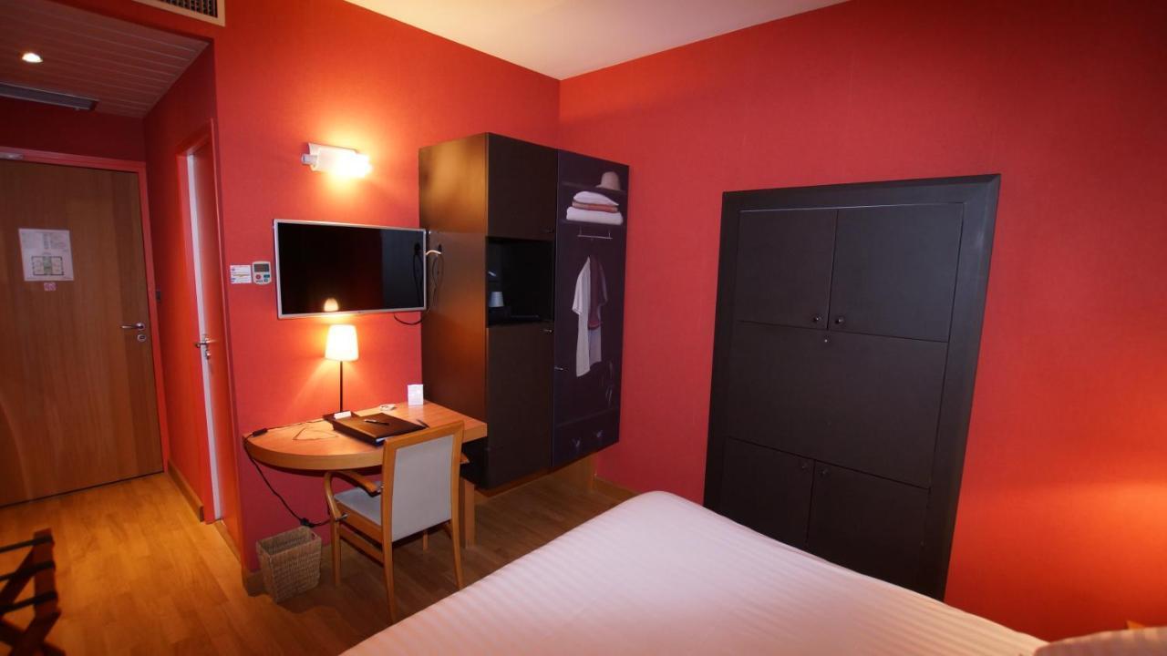 Hotel De Charme L'Oree Du Parc โรม็อง-ซูร์-อีแซร์ ภายนอก รูปภาพ