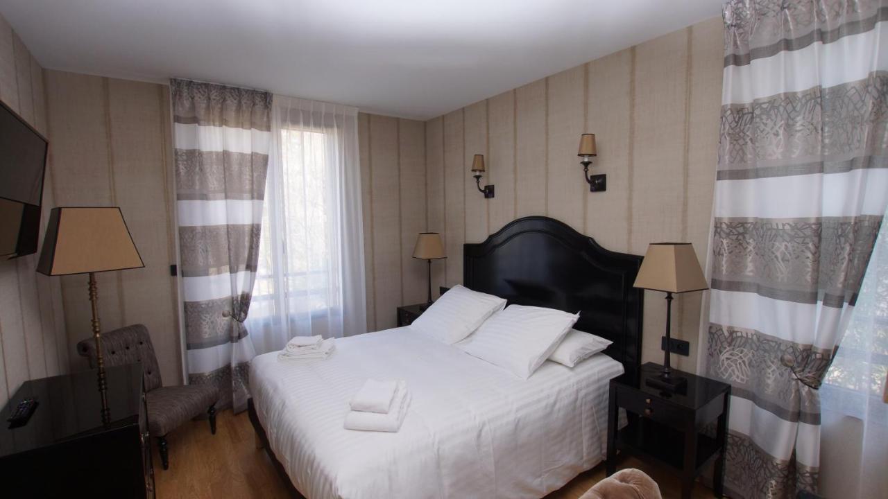 Hotel De Charme L'Oree Du Parc โรม็อง-ซูร์-อีแซร์ ภายนอก รูปภาพ