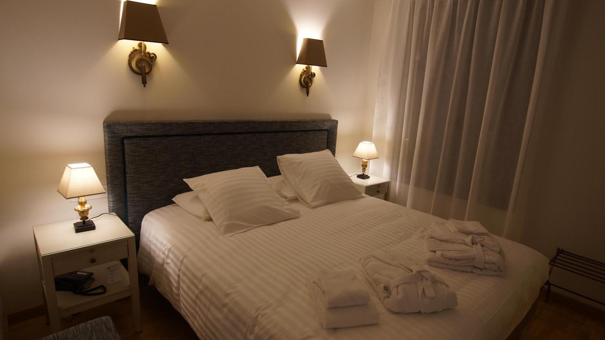 Hotel De Charme L'Oree Du Parc โรม็อง-ซูร์-อีแซร์ ภายนอก รูปภาพ