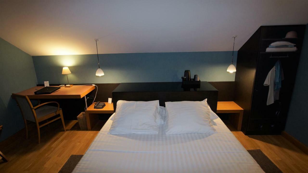 Hotel De Charme L'Oree Du Parc โรม็อง-ซูร์-อีแซร์ ภายนอก รูปภาพ