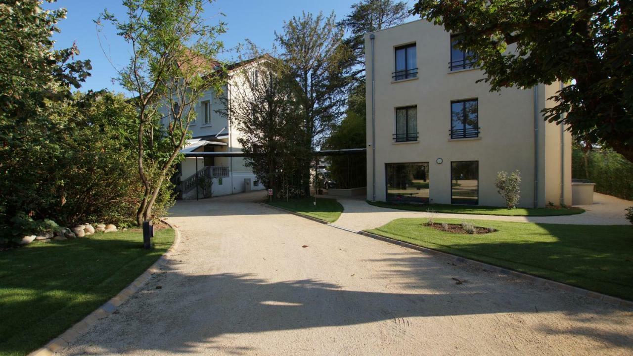 Hotel De Charme L'Oree Du Parc โรม็อง-ซูร์-อีแซร์ ภายนอก รูปภาพ