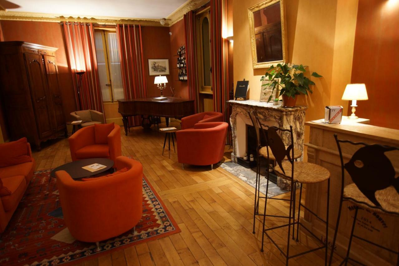Hotel De Charme L'Oree Du Parc โรม็อง-ซูร์-อีแซร์ ภายนอก รูปภาพ