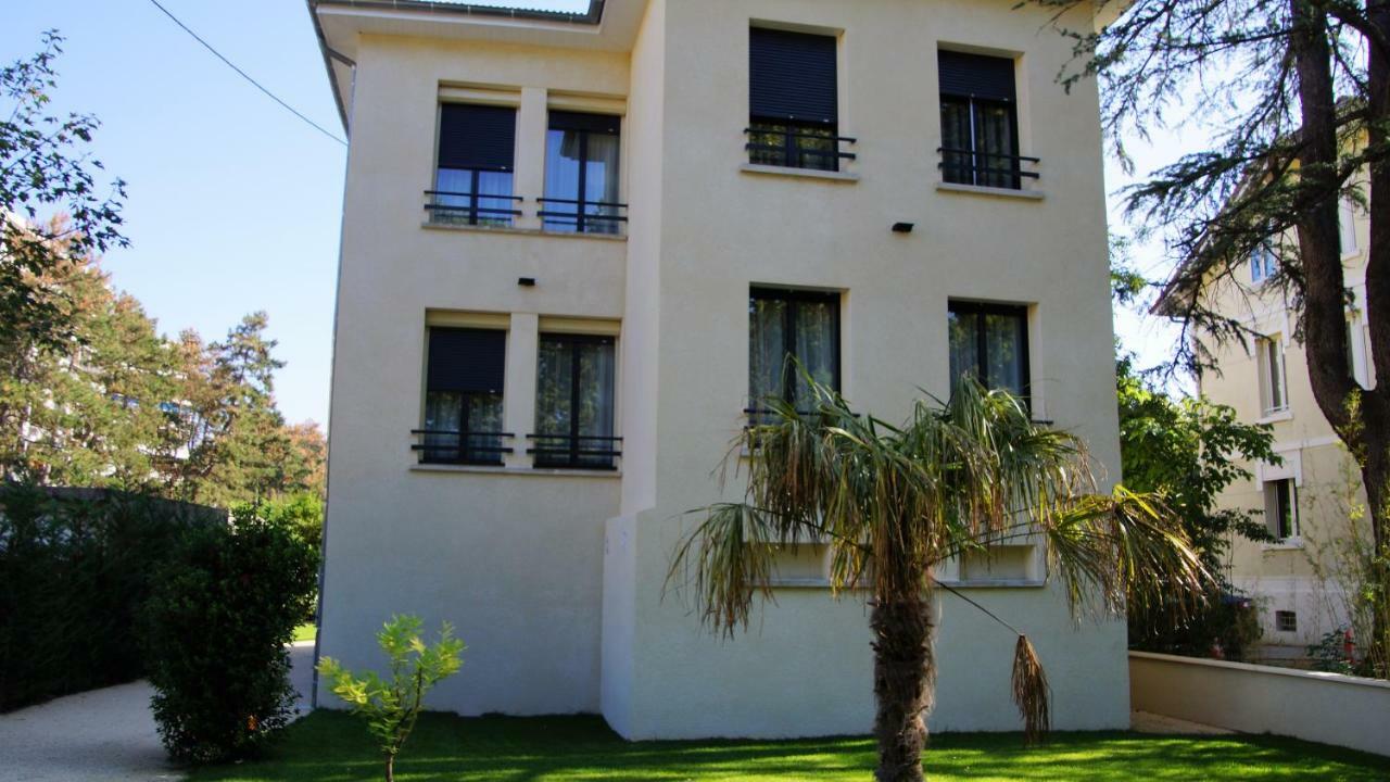 Hotel De Charme L'Oree Du Parc โรม็อง-ซูร์-อีแซร์ ภายนอก รูปภาพ