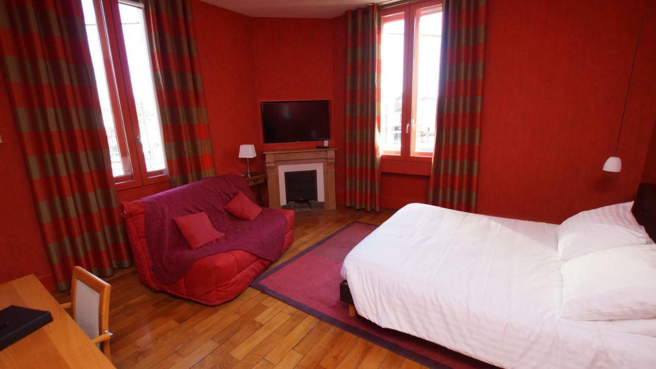 Hotel De Charme L'Oree Du Parc โรม็อง-ซูร์-อีแซร์ ภายนอก รูปภาพ